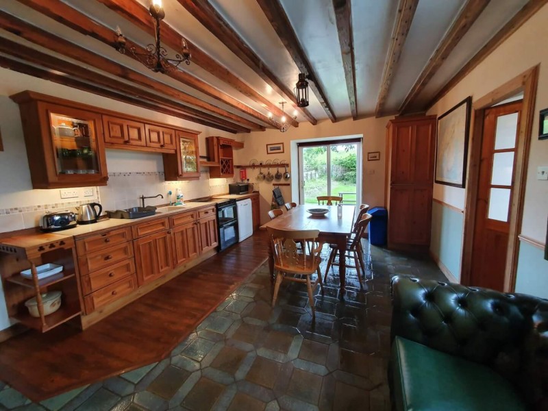 cottage-kitchen-1